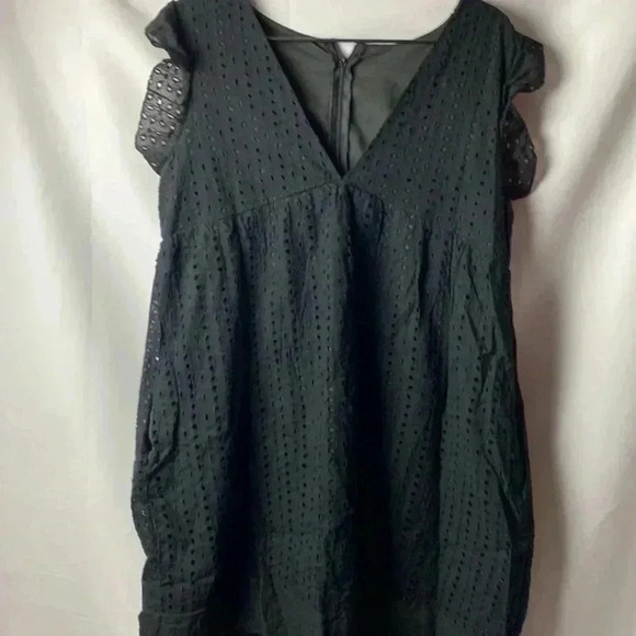 UNBRANDED WOMENS SIZE MEDIUM BLACK EYELET ROMPER DRESS BACK ZIPPER CLEAN - Picture 15 of 16